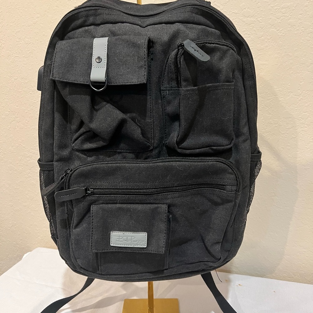 Bella Russo Black Canvas
Multi Pocket USB Port
Laptop Backpack Carryall
